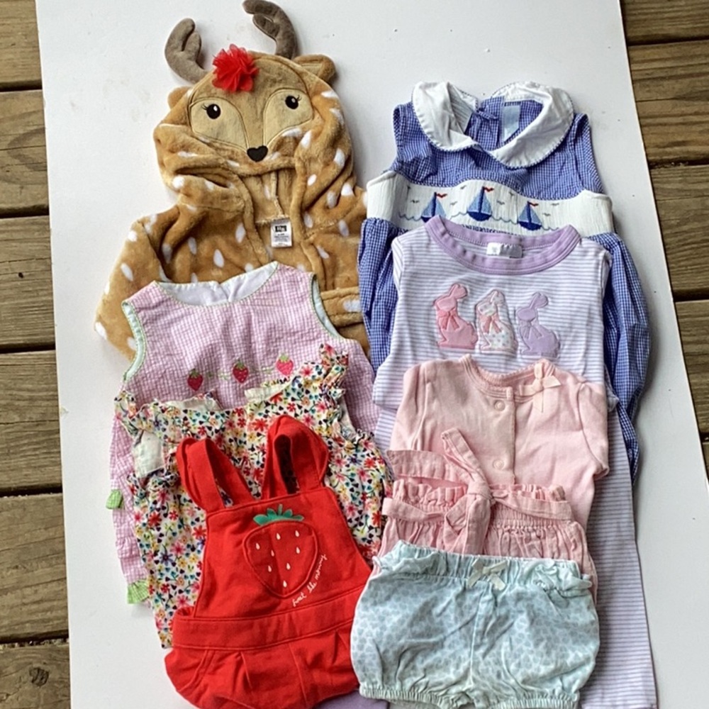 Lot of girl’s clothes